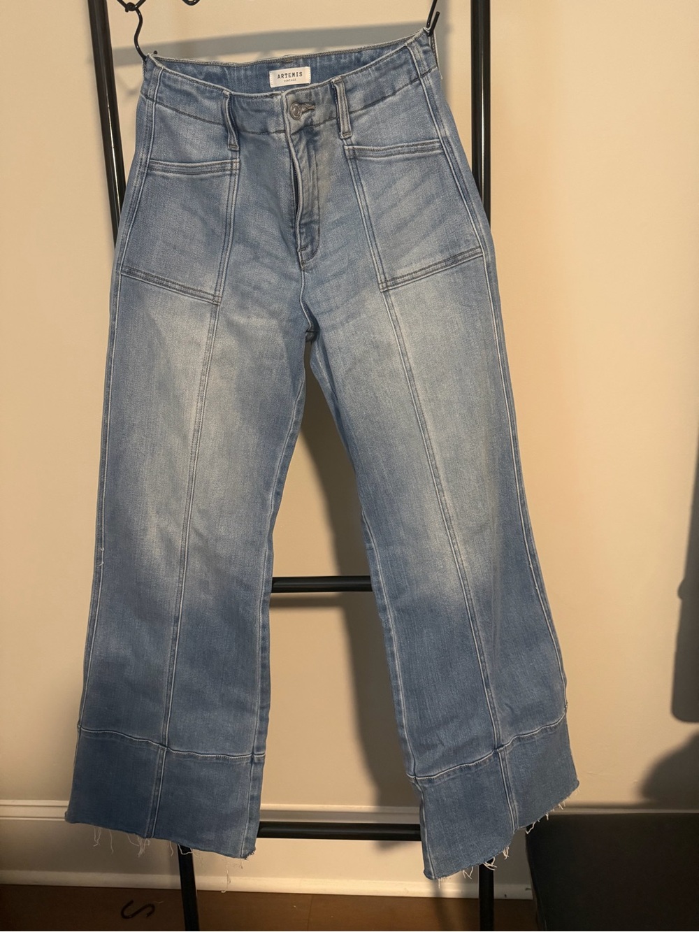 Artemis Vintage Light Wash Patch Pocket Wide Leg Jeans-Size 27